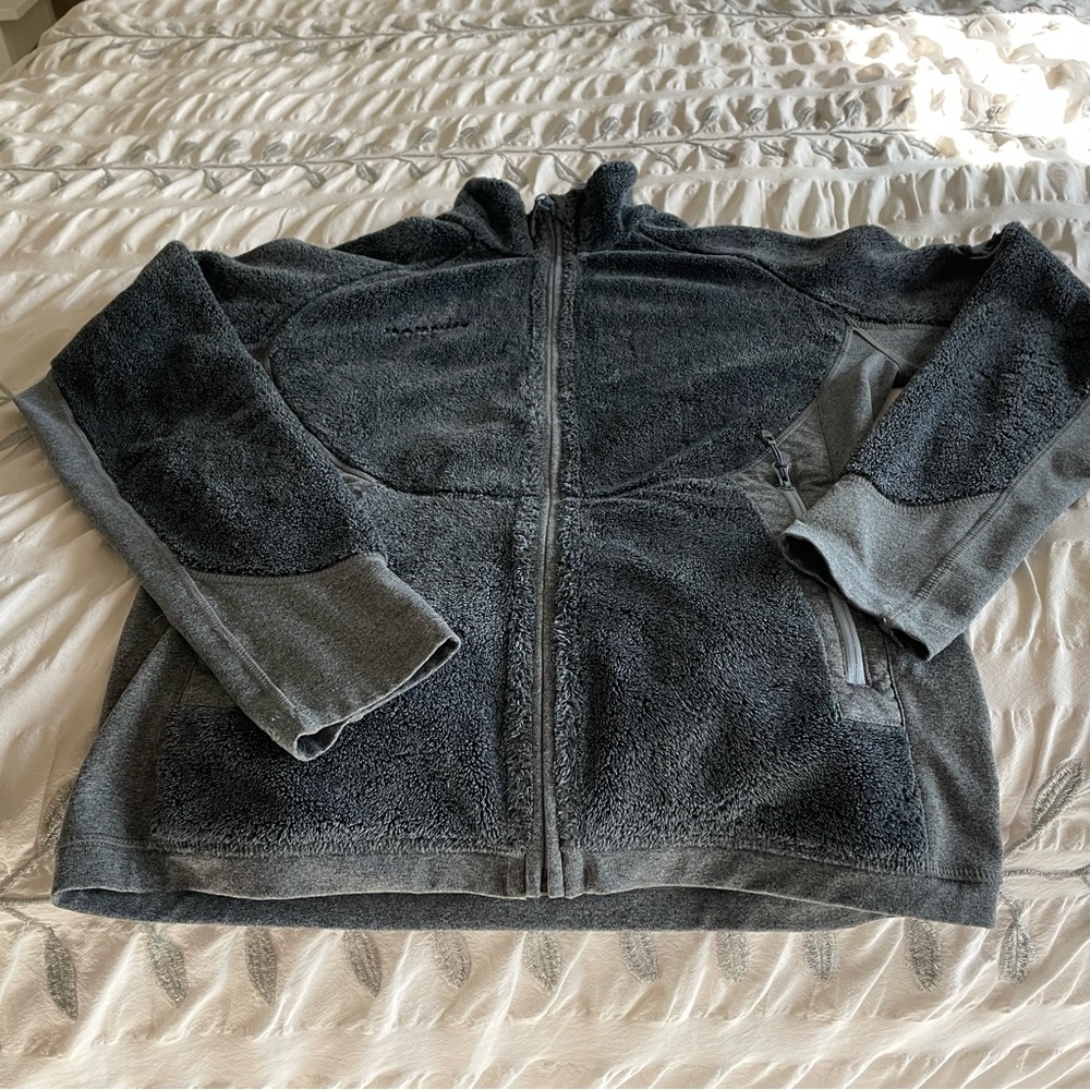 Mammut Lightweight Jacket - Super Soft and in Excellent condition!!! - Picture 4 of 11